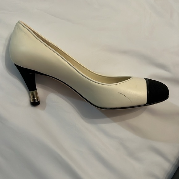 Chanel Colorblock Heels 5.5 - Picture 9 of 11